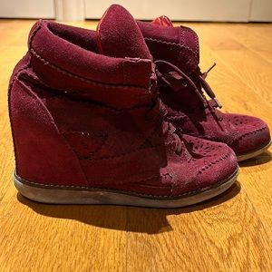Burgendy suede wedge sneakers